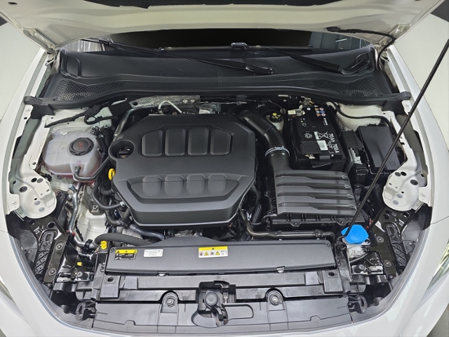 Leon Sportstourer 2.0 TSI VZ+4Drive+LED+NAVI+APP