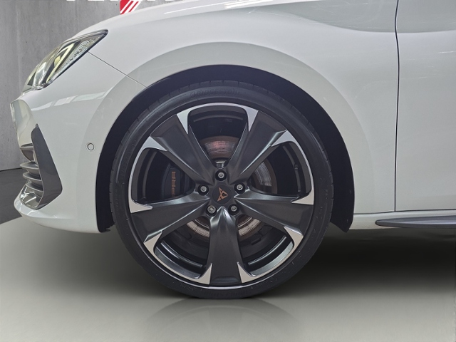 Leon Sportstourer 2.0 TSI VZ+4Drive+LED+NAVI+APP