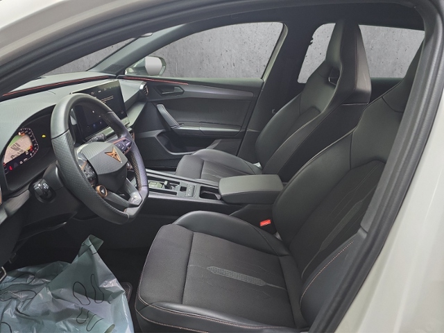 Leon Sportstourer 2.0 TSI VZ+4Drive+LED+NAVI+APP