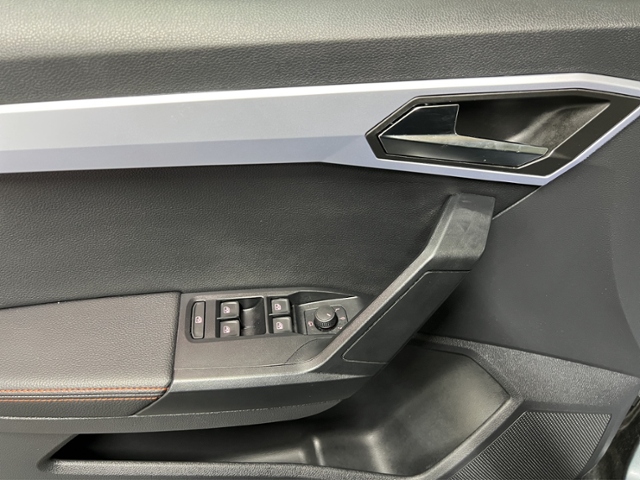 Arona 1.5 TSI FR+LED+NAVI+PARKLENK+ACC+DAB+GJR