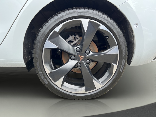 Leon 1.5 eTSI LED+NAVI+PARKLENK+FULL LINK+GJR
