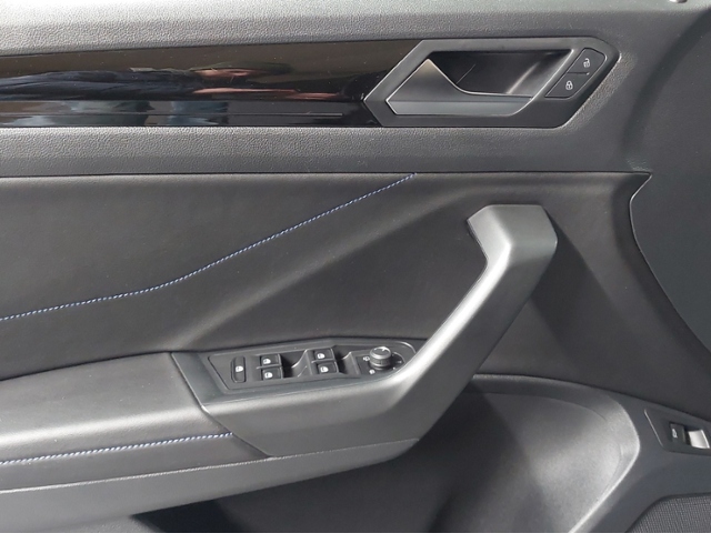 T-Roc R 2.0 TSI 4Motion+LED+NAVI+AHK+PANO+DCC