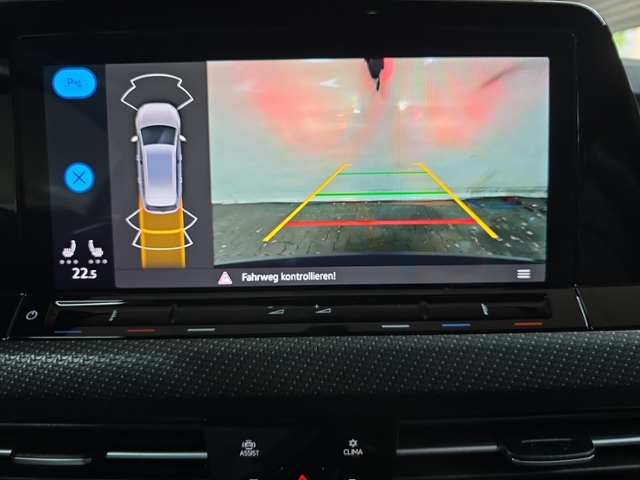 Golf VIII 1.5 eTSI R-Line+LED+RFK+AHK+APP-CONNE.