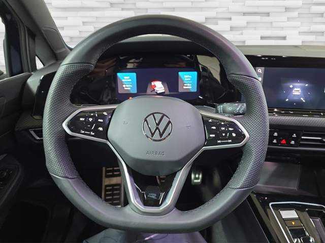 Golf VIII 1.5 eTSI R-Line+LED+RFK+AHK+APP-CONNE.
