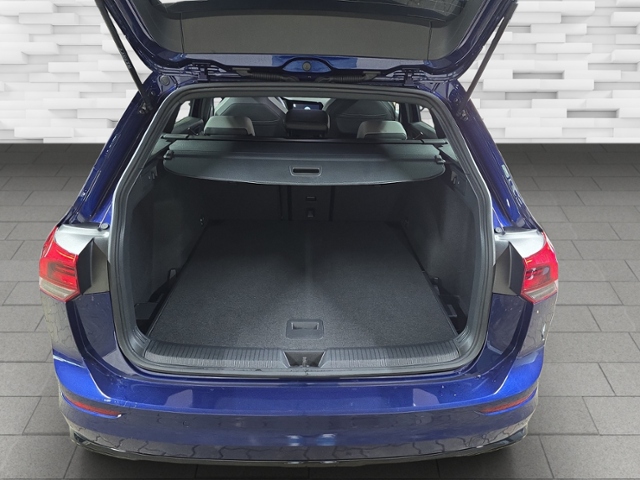 Golf VIII 1.5 eTSI R-Line+LED+RFK+AHK+APP-CONNE.