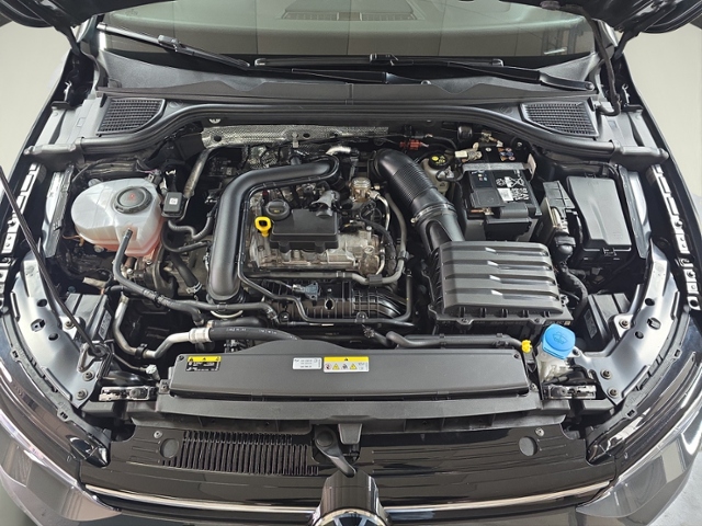 Golf VIII 1.0 eTSI Move+LED+READY2DISC.+APP+ACC