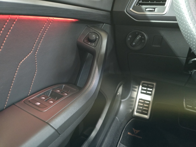 Ateca 2.0 TSI VZ+4Drive+LED+NAVI+PANO+AHK+APP-C.