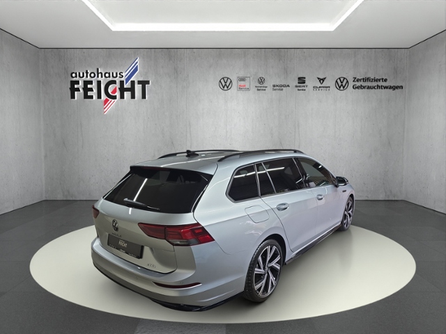 Golf Variant VIII 1.5 eTSI R-Line+LED+AHK+APP-C.