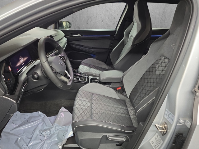 Golf Variant VIII 1.5 eTSI R-Line+LED+AHK+APP-C.