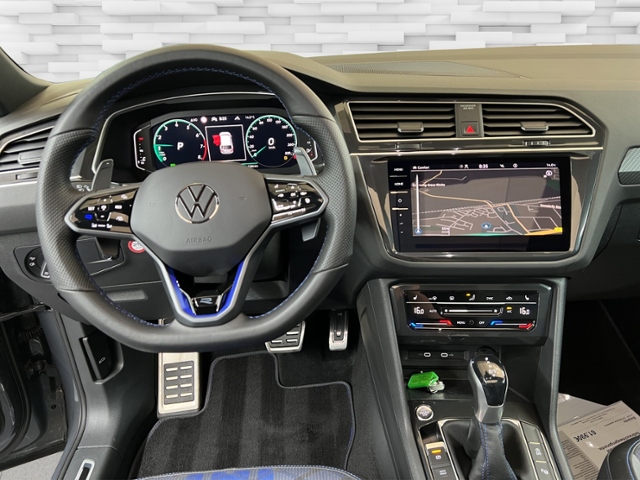 Tiguan R 2.0 TSI  4Motion+AKRAPOVIC+HUD+AHK+PANO