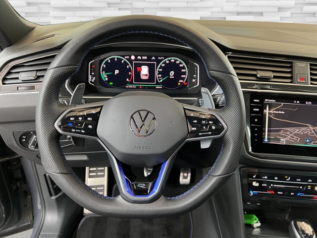 Tiguan R 2.0 TSI  4Motion+AKRAPOVIC+HUD+AHK+PANO