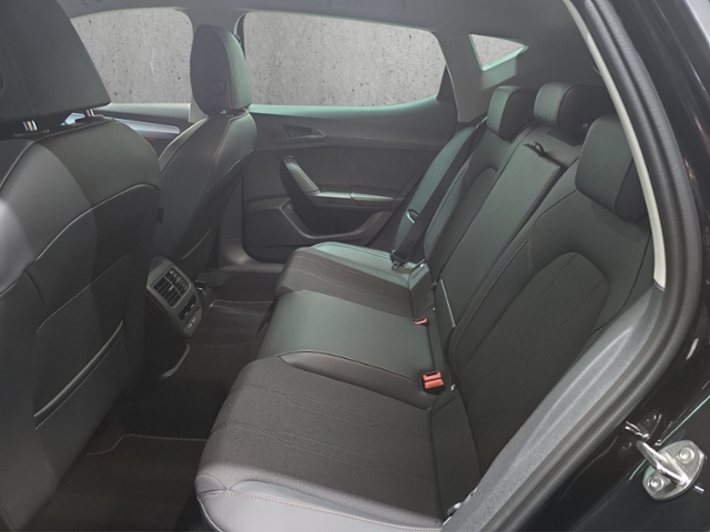 Leon 1.5 eTSI LED+NAVI+PARKLENK+FULL LINK+GJR