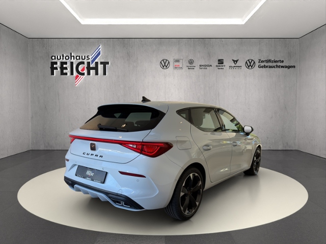 Leon 1.5 eTSI LED+FULL LINK+PARKLENK+BEATS+ACC
