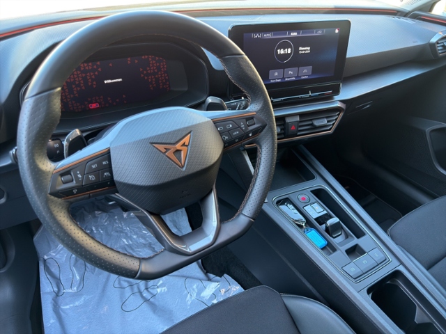 Leon 1.5 eTSI LED+FULL LINK+PARKLENK+BEATS+ACC