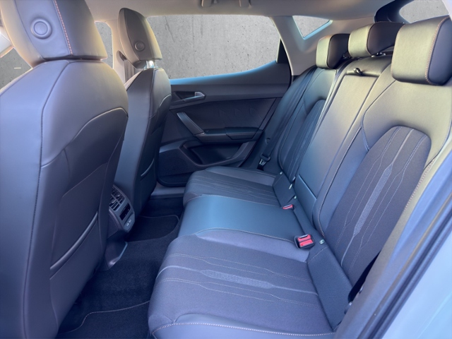 Leon 1.5 eTSI LED+FULL LINK+PARKLENK+BEATS+ACC