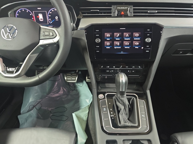 Passat Variant 1.5 TSI Elegance+LED+NAVI+AHK+RFK