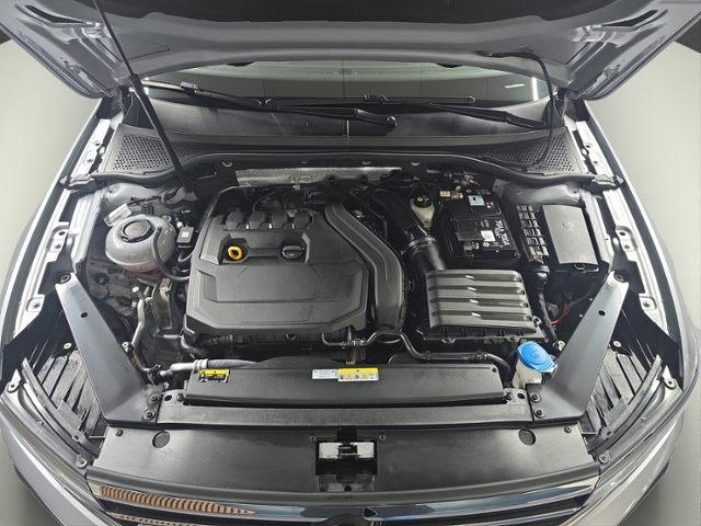 Passat Variant 1.5 TSI Elegance+LED+NAVI+AHK+RFK