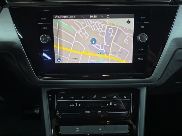 Touran 2.0 TDI Comfortline+LED+NAVI+AHK+RFK+ACC