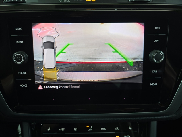 Touran 2.0 TDI Comfortline+LED+NAVI+AHK+RFK+ACC