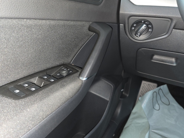 Touran 2.0 TDI Comfortline+LED+NAVI+AHK+RFK+ACC
