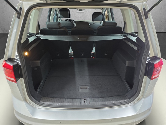 Touran 2.0 TDI Comfortline+LED+NAVI+AHK+RFK+ACC