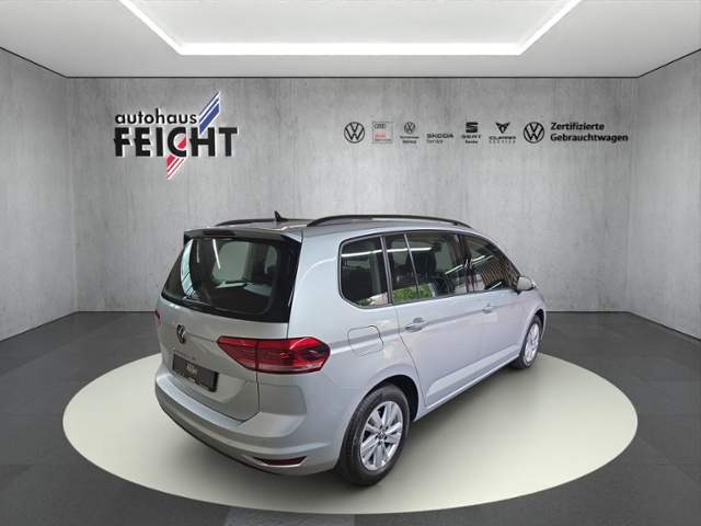 Touran 2.0 TDI Comfortline+LED+NAVI+AHK+RFK+ACC