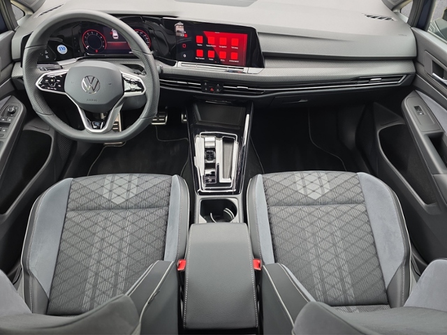 Golf VIII Variant 1.5 eTSI R-Line+LED+NAVI+RFK