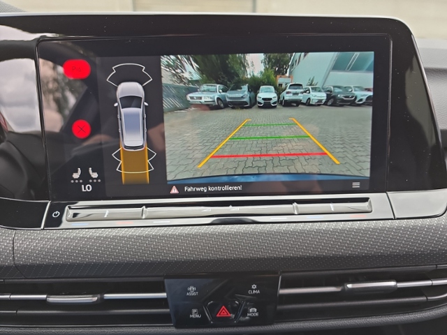 Golf VIII Variant 1.5 eTSI R-Line+LED+NAVI+RFK
