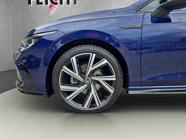 Golf VIII Variant 1.5 eTSI R-Line+LED+NAVI+RFK