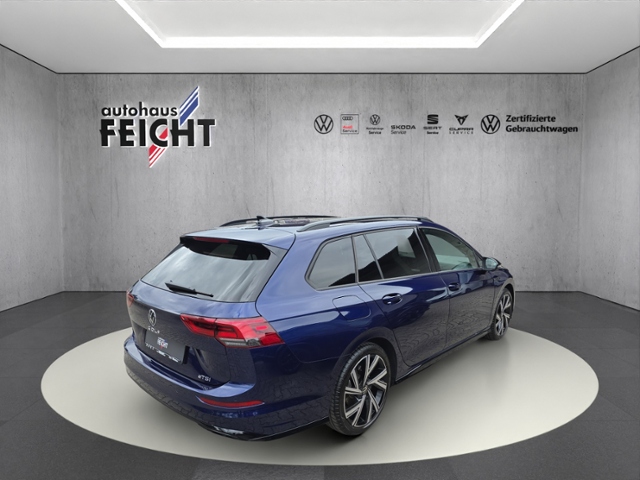Golf VIII Variant 1.5 eTSI R-Line+LED+NAVI+RFK