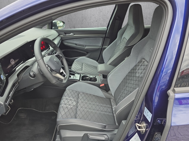 Golf VIII Variant 1.5 eTSI R-Line+LED+NAVI+RFK