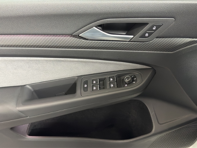 Golf VIII R 2.0 TSI 4Motion+NAVI+RFK+ACC+LED+APP