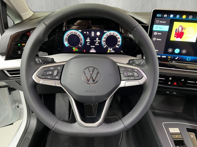 Golf VIII 1.5 eTSI Life+LED+RFK+ACC+NAV-VORBER.