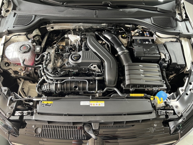 Golf VIII 1.5 eTSI Life+LED+RFK+ACC+NAV-VORBER.