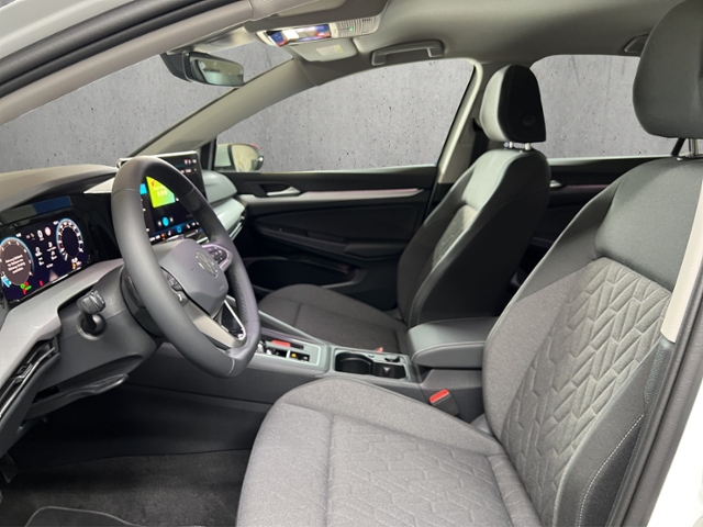 Golf VIII 1.5 eTSI Life+LED+RFK+ACC+NAV-VORBER.