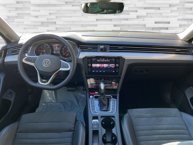 Passat Variant 2.0 TDI Elegance+LED+NAV+PANO+RFK