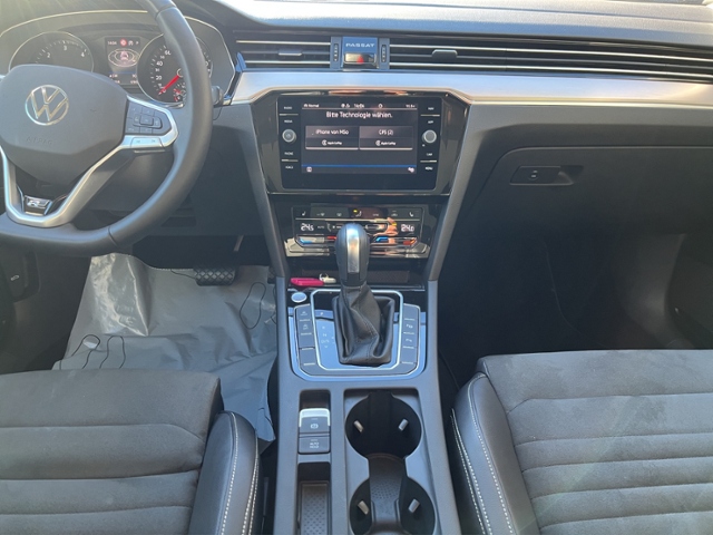 Passat Variant 2.0 TDI Elegance+LED+NAV+PANO+RFK