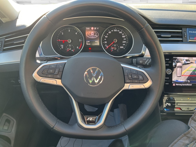 Passat Variant 2.0 TDI Elegance+LED+NAV+PANO+RFK