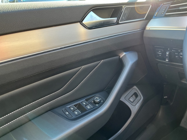 Passat Variant 2.0 TDI Elegance+LED+NAV+PANO+RFK