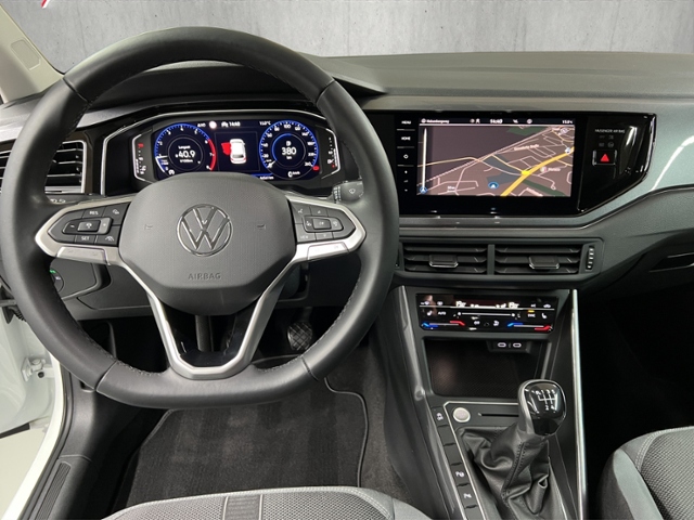 Polo 1.0 TSI Style+MATRIX-LED+NAVI+PANO+PARKLENK