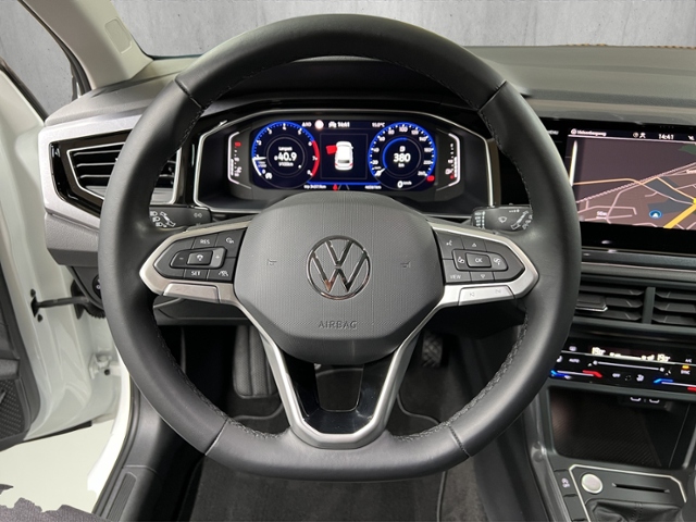 Polo 1.0 TSI Style+MATRIX-LED+NAVI+PANO+PARKLENK
