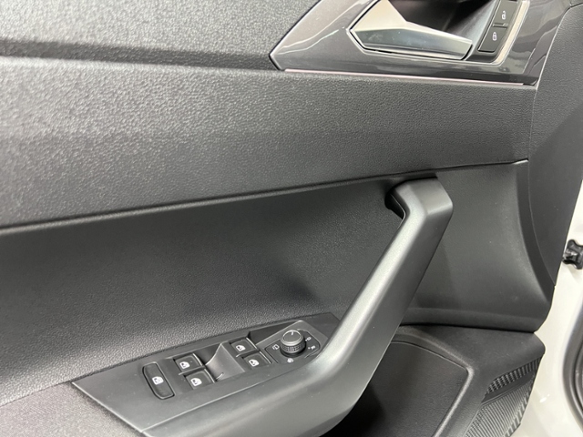 Polo 1.0 TSI Style+MATRIX-LED+NAVI+PANO+PARKLENK