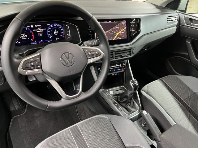 Polo 1.0 TSI Style+MATRIX-LED+NAVI+PANO+PARKLENK
