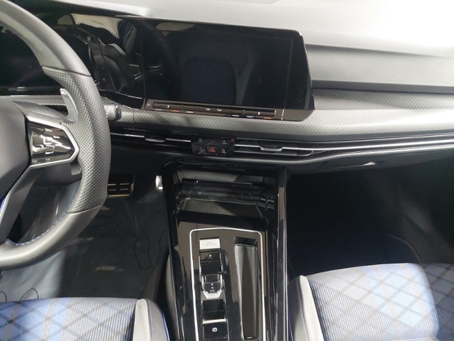 Golf VIII R 2.0 TSI 4Motion+NAVI+RFK+LED+APP-CO.