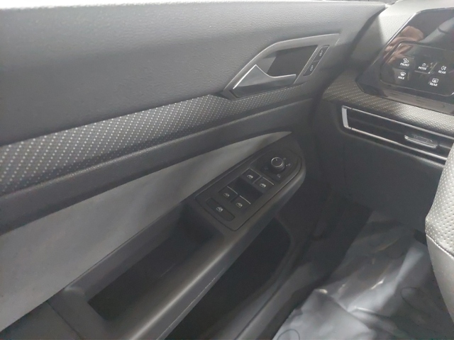 Golf VIII R 2.0 TSI 4Motion+NAVI+RFK+LED+APP-CO.