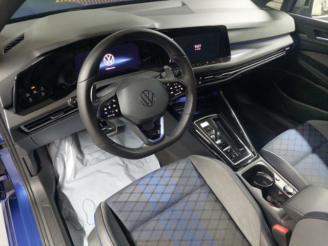 Golf VIII R 2.0 TSI 4Motion+NAVI+RFK+LED+APP-CO.
