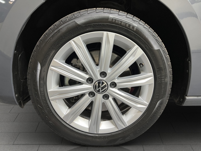 Touran 2.0 TDI Highline+LED+AHK+RFK+7-SITZ+NAVI