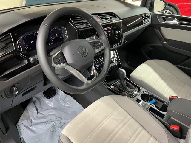 Touran 2.0 TDI Highline+LED+AHK+RFK+7-SITZ+NAVI