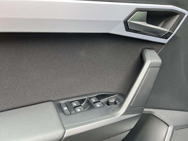 Arona 1.0 TSI FR+LED+NAVI+PARKLENK+ACC+GJR+DAB