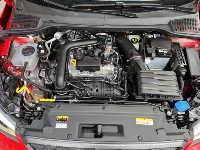 Arona 1.0 TSI FR+LED+NAVI+PARKLENK+APP+ACC+GJR
